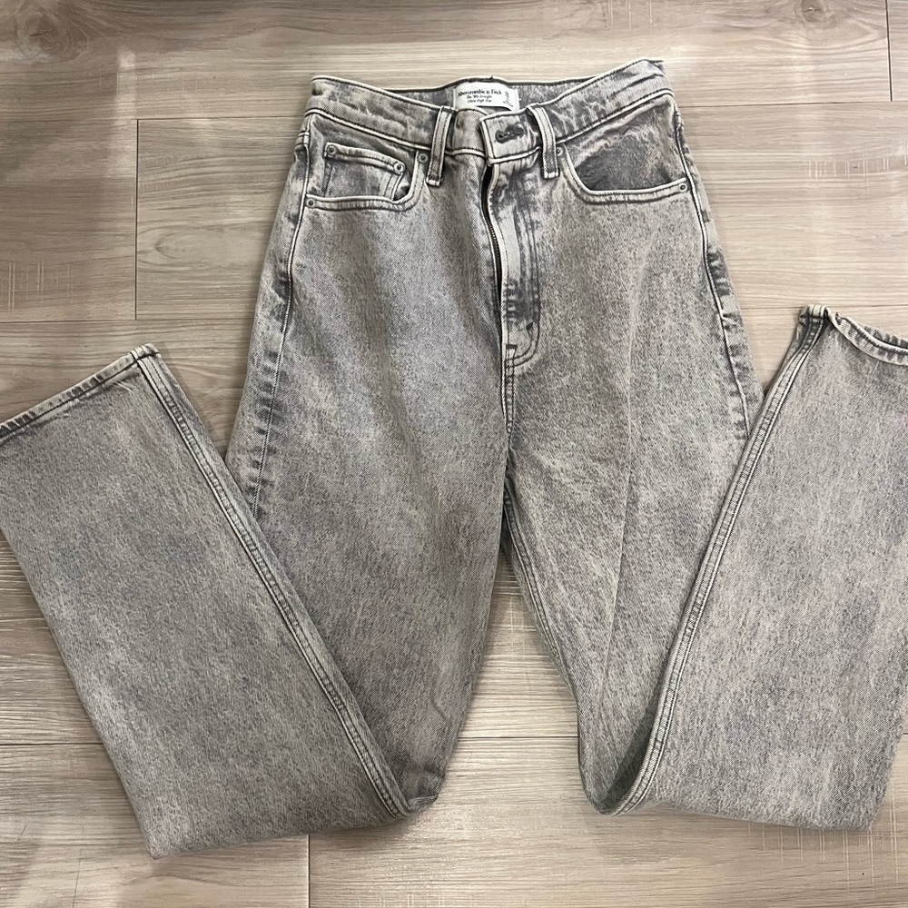 Abercrombie 90’s High Rise Jeans